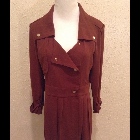 Dress - Picture 3 of 4