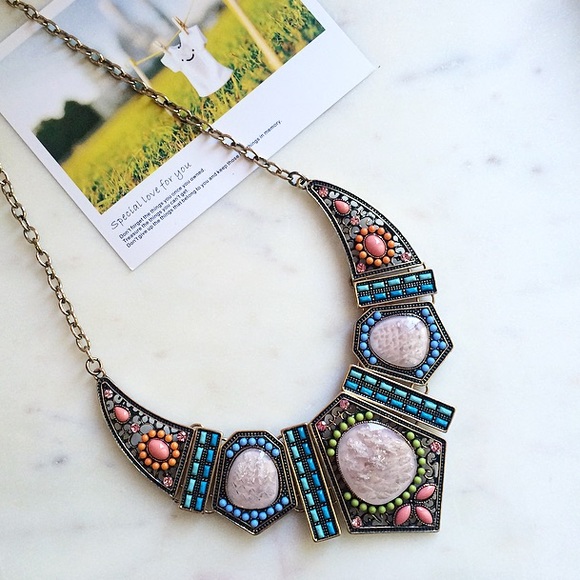 Hwl boutique Jewelry - Cute pastel necklace