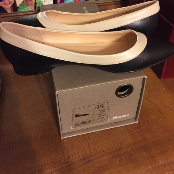 🚫 SOLD Italian leather flats--practically new!