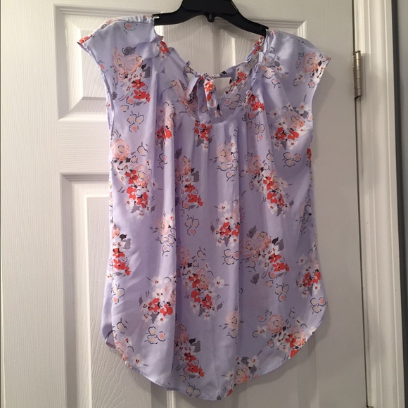 🚫SOLD🚫 Lilac Floral Dressy Blouse