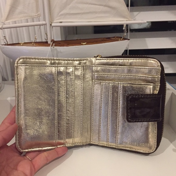 Michael Kors authentic wallet w/ zipper&button!! - Picture 2 of 4