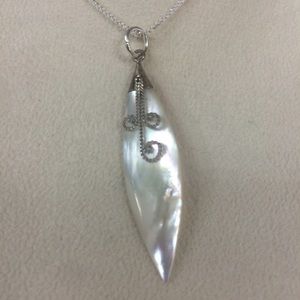 Sterling silver mother pearl drop pendant