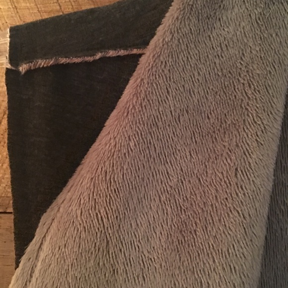 Vest - Picture 2 of 2