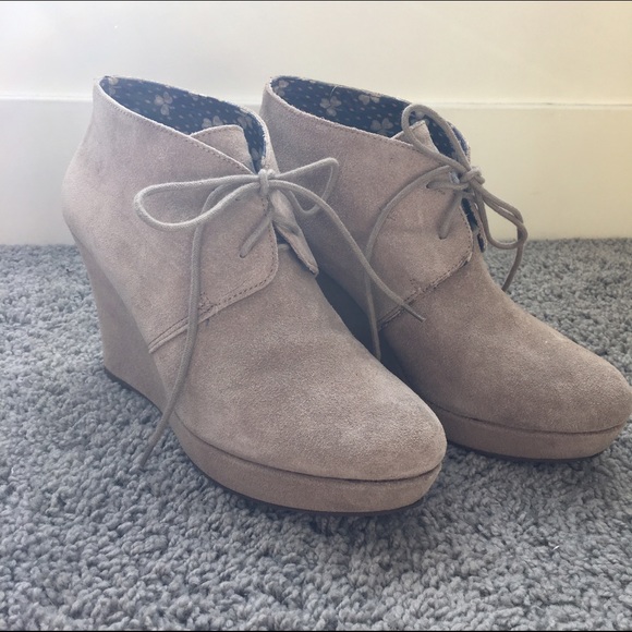 Lucky Brand Shoes - Grey lace booties