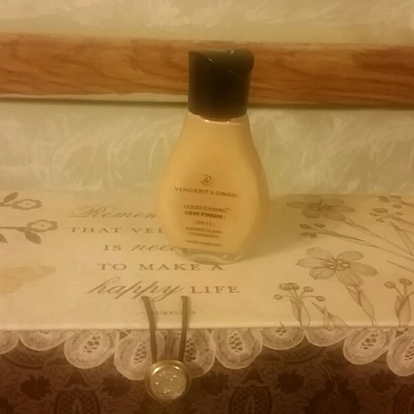 Vincent Longo liquid canvas dew foundation