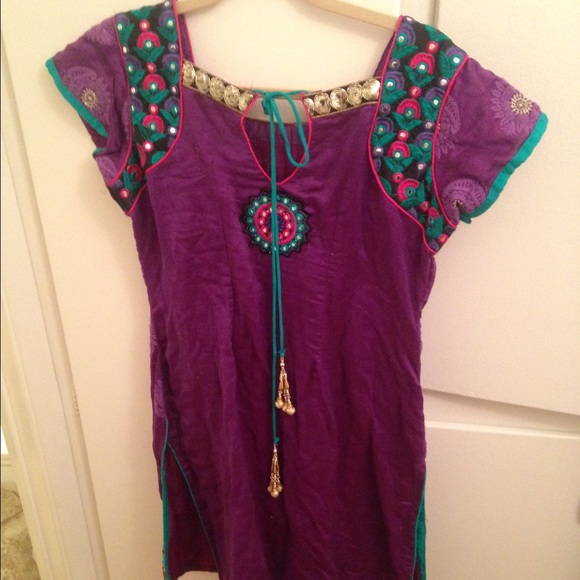 Embroiders dress - Picture 2 of 2