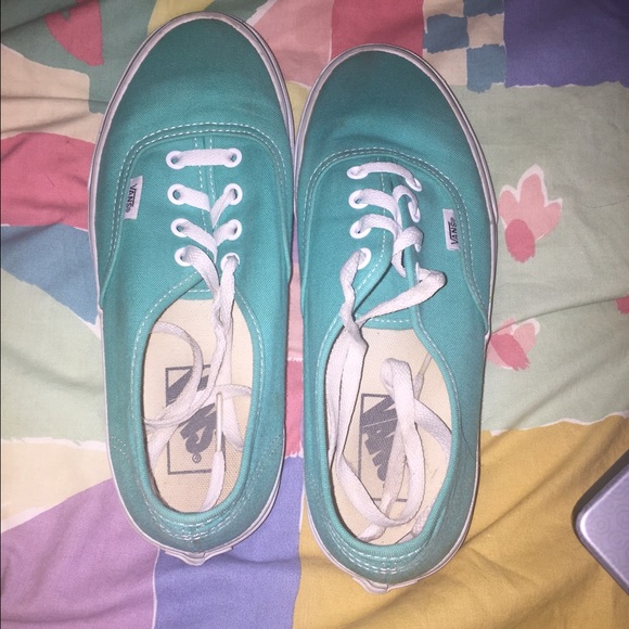 Vans - Picture 1 of 4