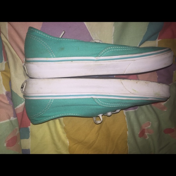 Vans - Picture 2 of 4