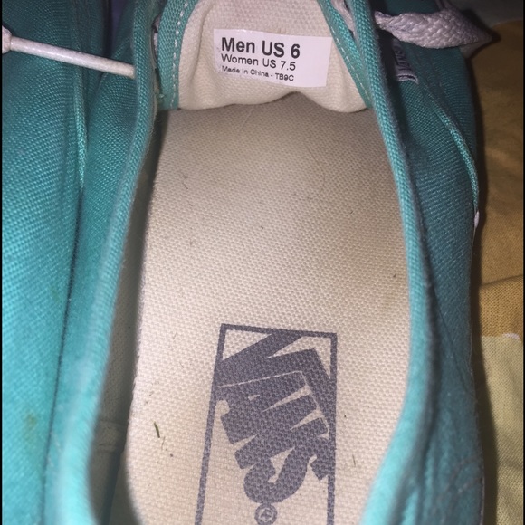 Vans - Picture 3 of 4