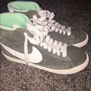 Retro high top nikes size 6.5