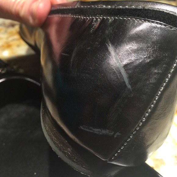 Banana republic flat silver and black shoes - Picture 4 of 4