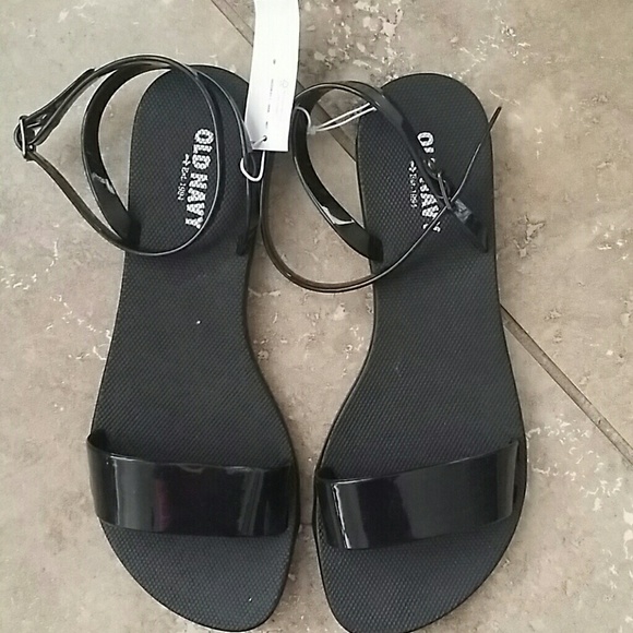 Old Navy Shoes - Black Ankle Stappy Flat Sandal