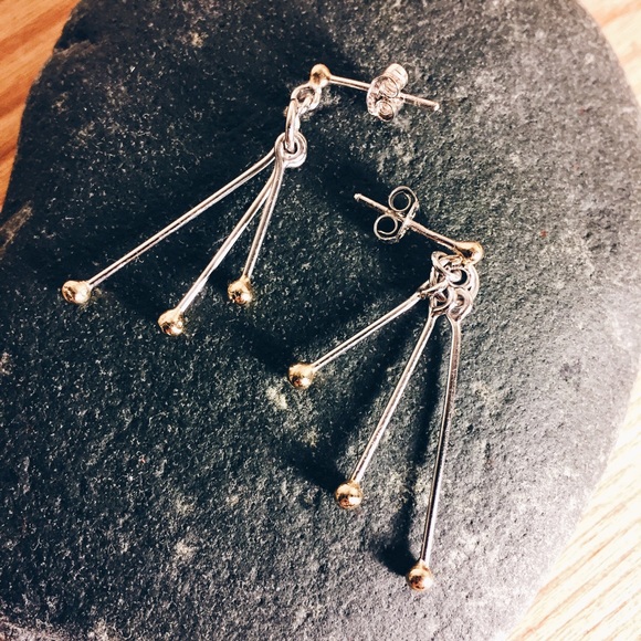 Minimalistic gold and silver toned earrings