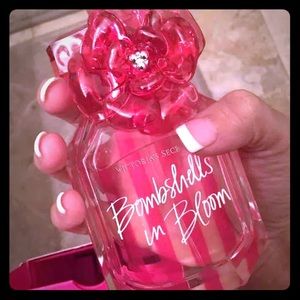 Bombshells in bloom 3.4 oz