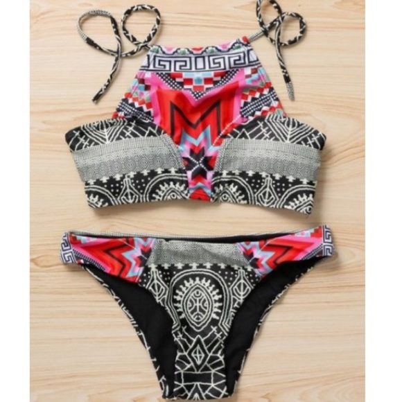 🚫Sold🚫 ☀️Host pick☀️2-piece halter swim suit! - Picture 3 of 4