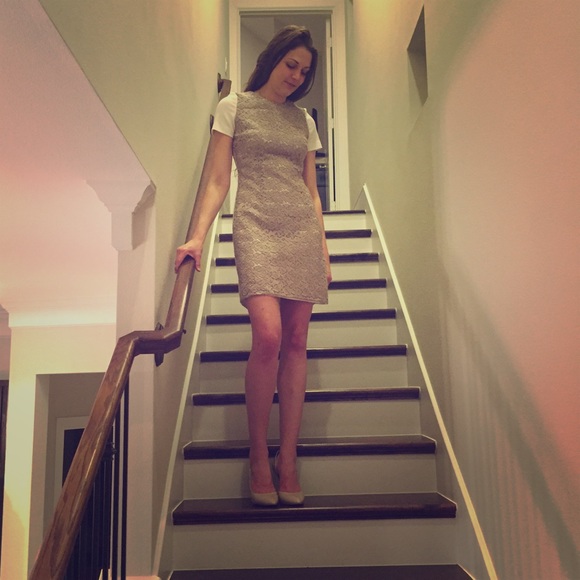 Lace dress with removable Peter Pan collar