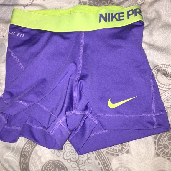 Nike pro!
