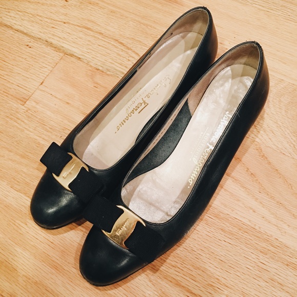 ferragamo kitten heels