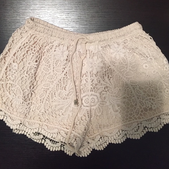 Crochet cream shorts