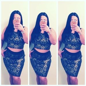 🔸Skirt with matching top.