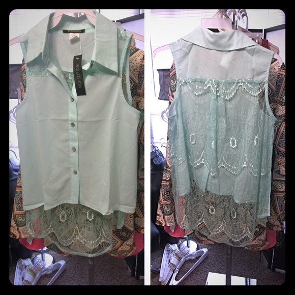 Sz small lace back top