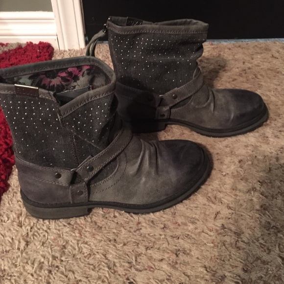 Roxy boots