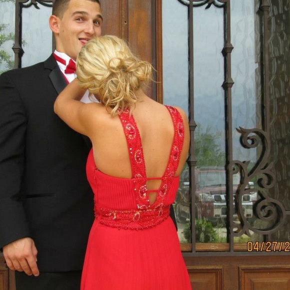 Red formal dress - Picture 2 of 3