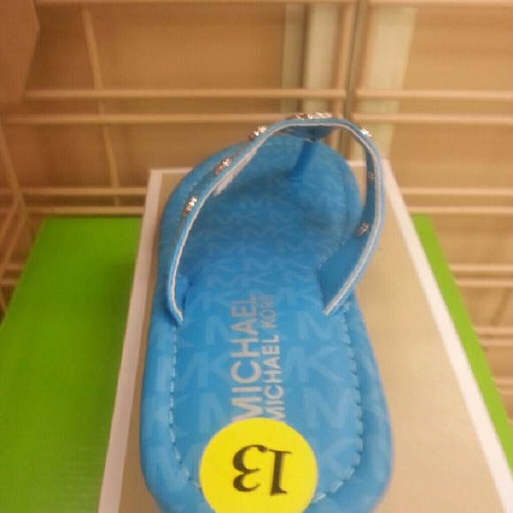 💋SOLD💋MK Kids Turquoise Sandals💋SOLD - Picture 3 of 4