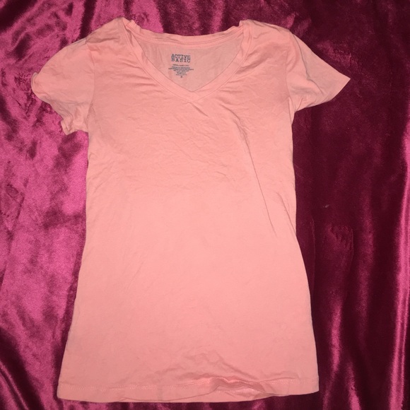 V-neck t-shirt