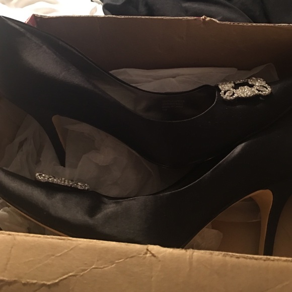 Audrey Brooke women's sz 11m black pumps.