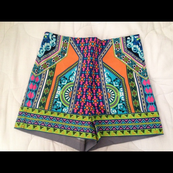 Boutique high waisted shorts - Picture 1 of 2