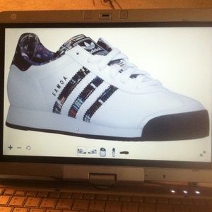 Meet your Posher, Rayne