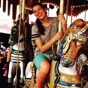 Meet your Posher, Larissa