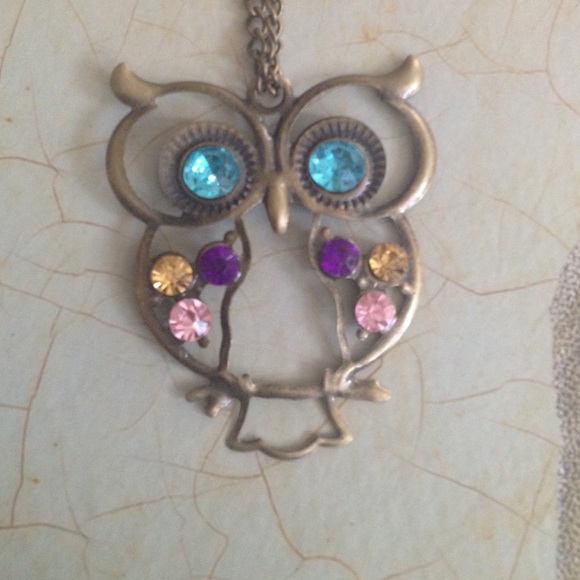 Owl pendant plus free pair of earrings - Picture 3 of 3