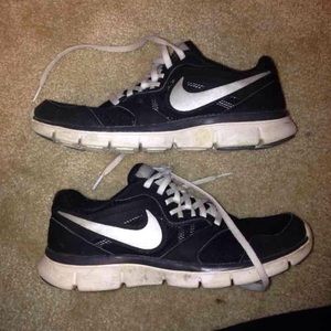 black nike run experience