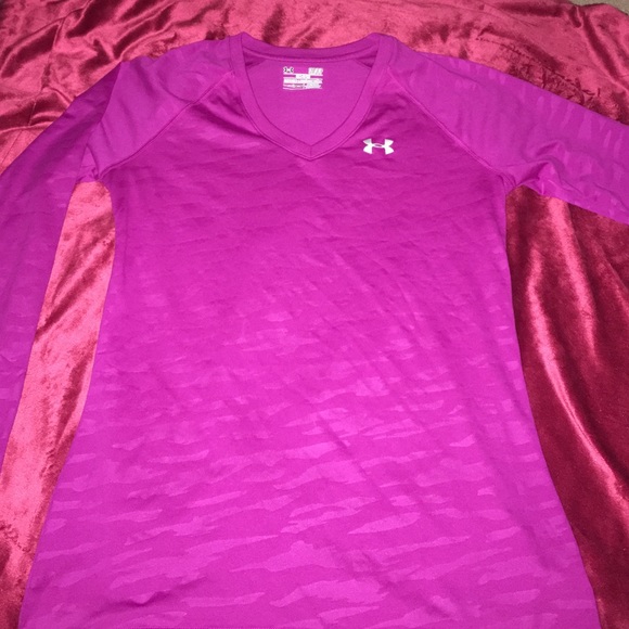 Long sleeve underarmour shirt