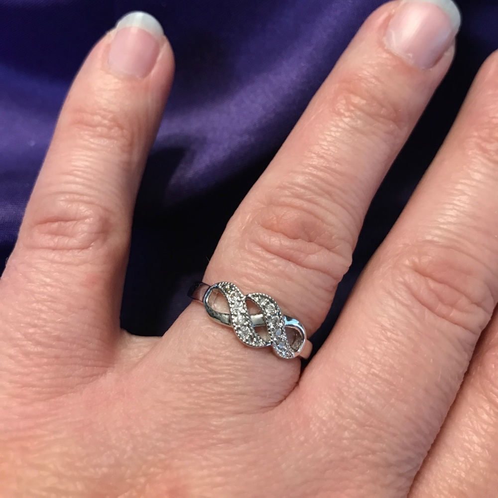 Designer Finger Ring Platinum Plated nickel free