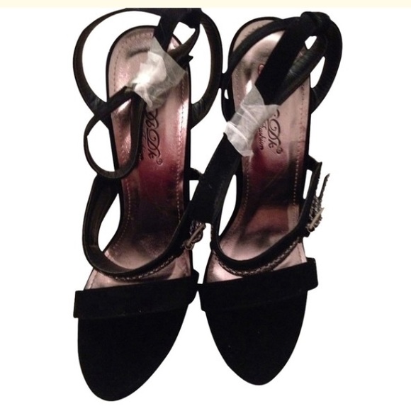 Shoes - 🎉 Sexy DbDk Size 9 High Heels