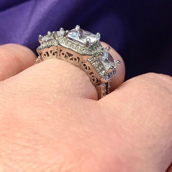 Luxury Prince cut Ring - White Gold Plated - Picture 2 of 4