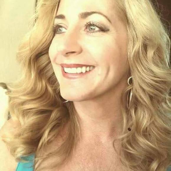 Meet your Posher, Jennifer - Picture 1 of 1