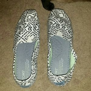 TOMS shoes