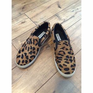 Steve Madden slip ons