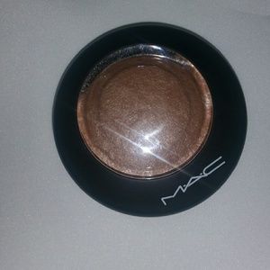 Mac cosmetics soft & gentle mineralized skinfinish