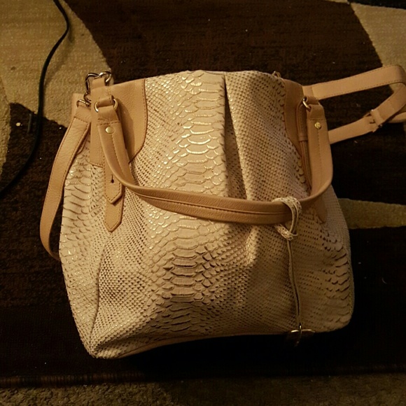 Meet your Posher, Royette - Picture 1 of 1