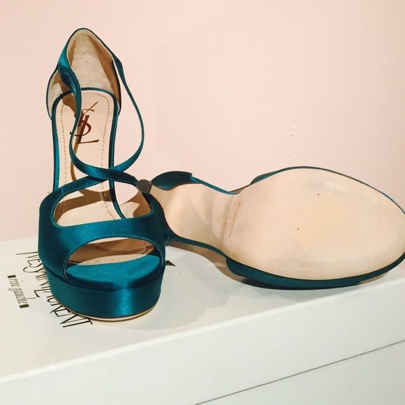 Teal silk high heel strapped shoes - Picture 3 of 4