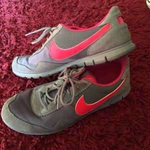 Nike tennis shoes