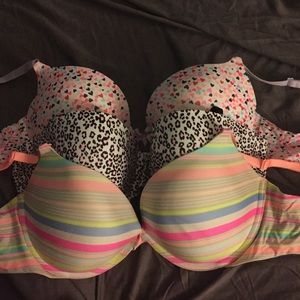 🎀Sale🎀Beautiful NWOT 38C Bras from VS