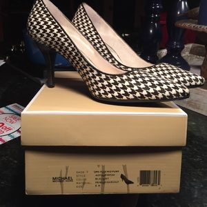 Michael Kors Pump Houndstooth