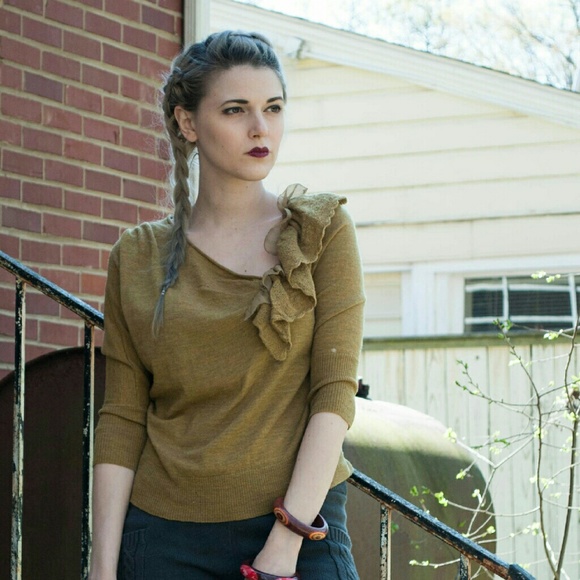 Anthropologie . knitted knotted sweater . m