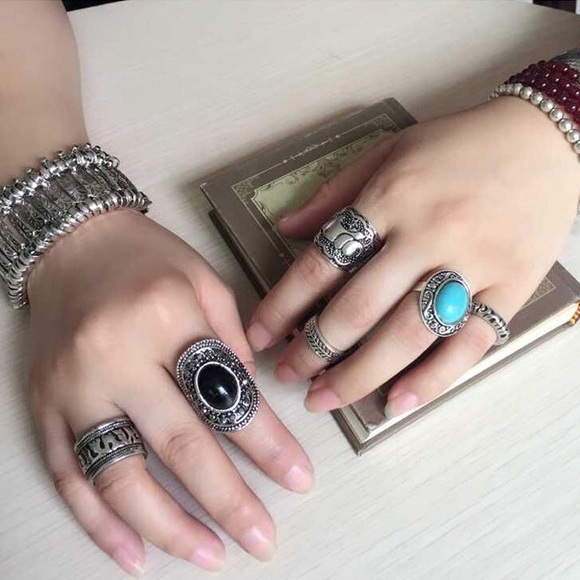 Set of 4 Boho Style Rings - Picture 4 of 4